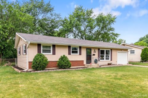 330 Silverleaf Blvd, Carol Stream, IL 60188-1602