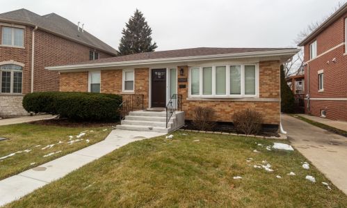 5952 Oriole Ave, Chicago, IL 60631-2230