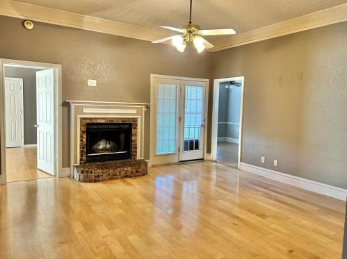 4909 Colonial Park Dr, Fort Worth TX  76117-1011 exterior