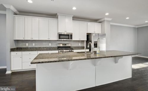 1605 Regent Manor Ct, Silver Spring MD 20904-2270 exterior