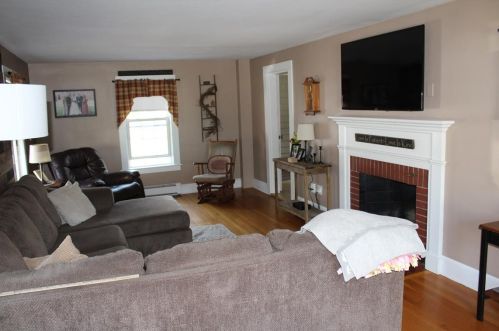 22 Park Ave, Unity, NH 03743-2439