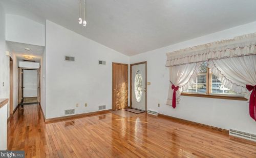 62 Lion Dr, Hanover PA  17331-3847 exterior