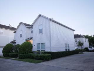 906 Heights Hollow Ln, Houston TX  77007-7074 exterior