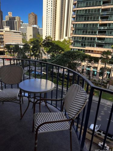 1909 Ala Wai Blvd, Honolulu HI  96815-1817 exterior