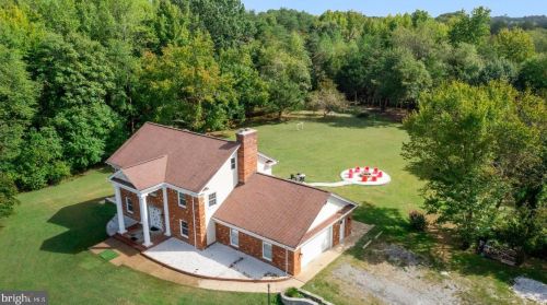 19 Twin Springs Dr, Fredericksburg, VA 22407-6450