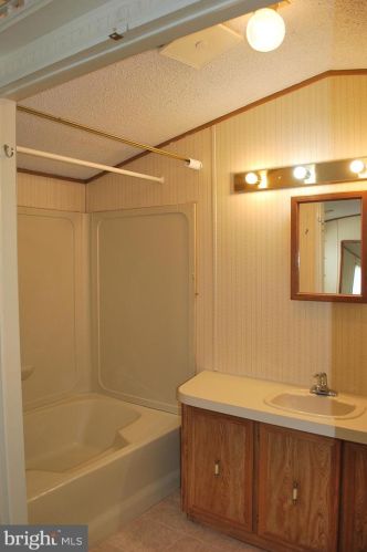 38 Hathaway Dr, Carlisle PA 17015-8892 exterior