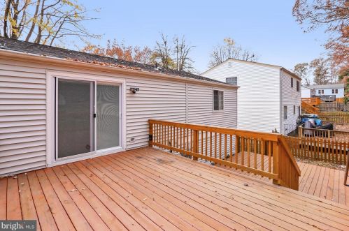 8290 Morning Dew Ct, Springfield VA  22153-3812 exterior