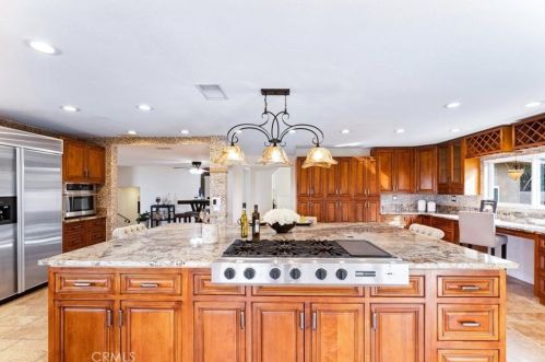 473 Country Hill Rd, Anaheim CA  92808-1353 exterior