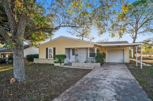 711 Rockdale Rd, Rockdale, TX 76567-2154