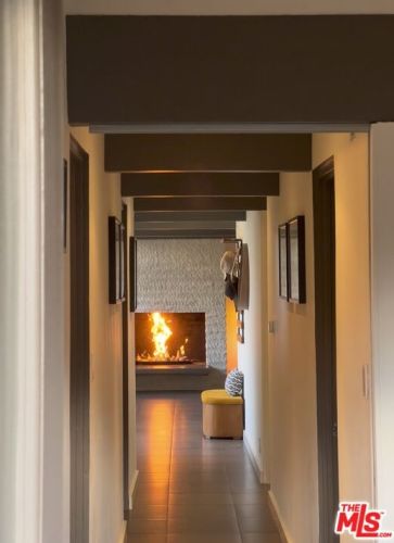 2430 Bywood Dr, Glendale CA  91206-4703 exterior