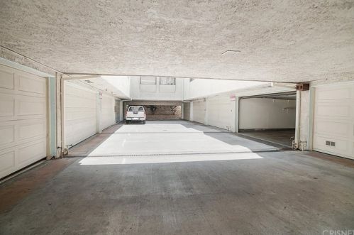 7311 Kester Ave, Van Nuys CA  91405-1780 exterior