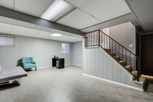 552 Alton Ct, Carol Stream IL  60188-9212 exterior