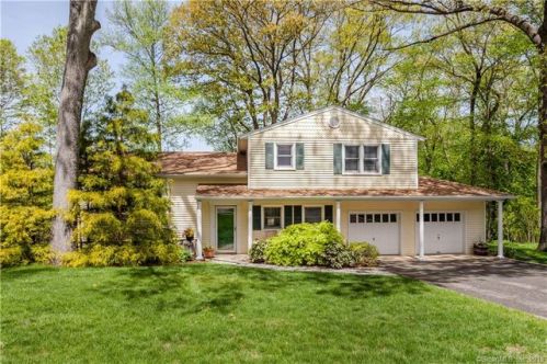 18 Trailside Dr, Norwalk, CT 06851-3314