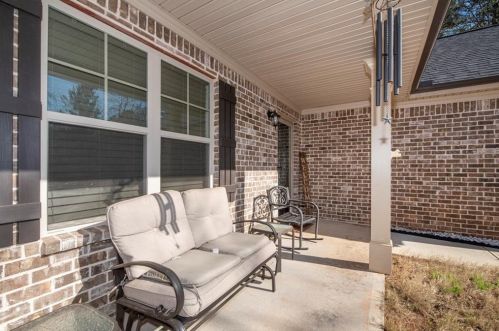 159 Manor Dr, Commerce, GA 30530-7706