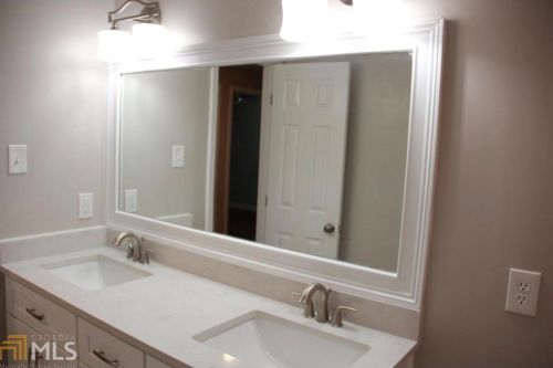 3795 Admiral Dr, Atlanta GA  30341-2223 exterior