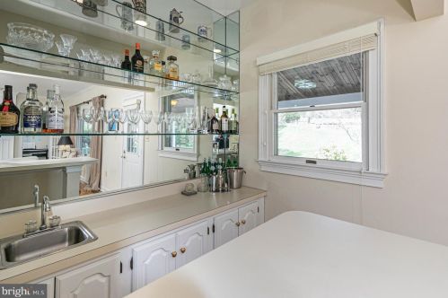 1 Tomlyn Dr, Princeton NJ  08540-4316 exterior