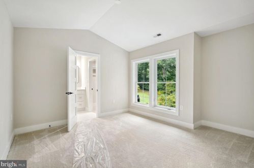 10601 Greenacres Dr, Silver Spring MD 20903-1214 exterior