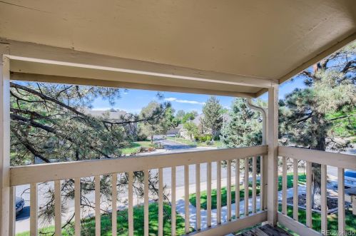 1960 Xanadu Way, Denver CO  80014-6500 exterior