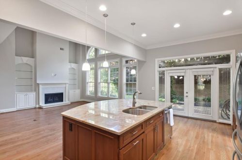 1066 Hedge Rose Ct, Atlanta GA  30324-2781 exterior
