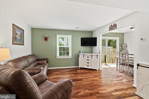 5454 Lighthouse Ln, Springfield VA  22015-1934 exterior