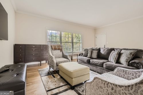 3685 Cantrell Rd, Atlanta GA  30319-1304 exterior