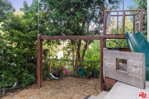 1520 Columbia Dr, Glendale CA  91205-3508 exterior