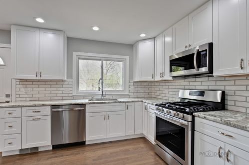 1019 Castlewood Ln, Bannockburn IL  60015-2609 exterior