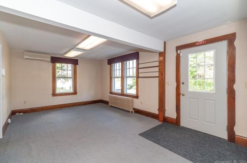 58 Norwich Rd, Quaker Hill CT  06375-1127 exterior