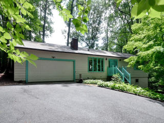 48 Evergreen Hill Dr, Etowah, NC 28729-7714