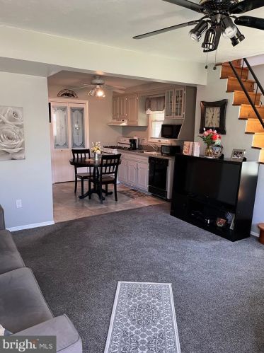 204 Samdin Blvd, Trenton NJ 08610-3934 exterior