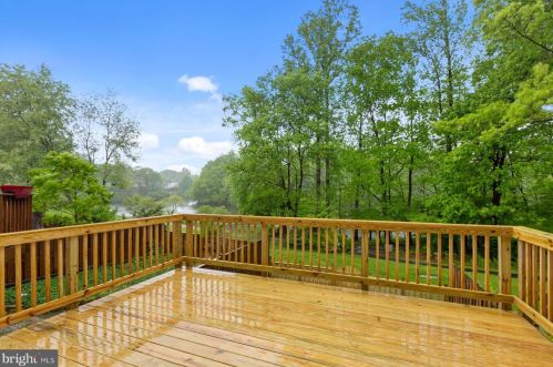5464 Midship Ct, Springfield VA  22015-1912 exterior
