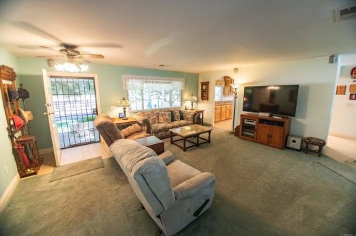 12836 Willow Rd, Lakeside, CA 92040-1813