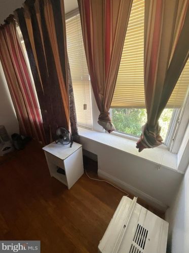 7030 Jackson St, Philadelphia PA  19148-3250 exterior