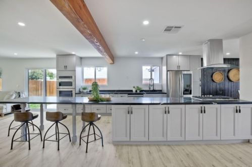 1442 Burroughs St, Oceanside CA  92054-5431 exterior