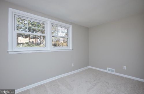 221 Dl Dr, Silver Spring MD 20910-1501 exterior