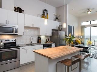 1000 5th St, Austin TX  78704-1606 exterior