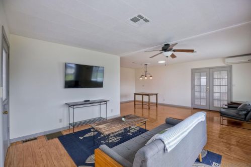7313 San Benito St, Carlsbad, CA 92011-4616