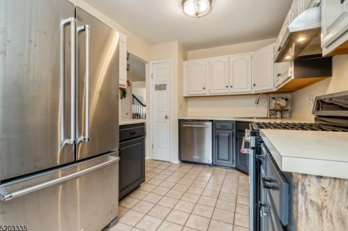 1403 Moonlight Ct, Hackettstown NJ  07840-4508 exterior