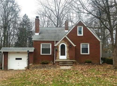 13900 Delaware Dr, Cleveland OH  44130-7027 exterior