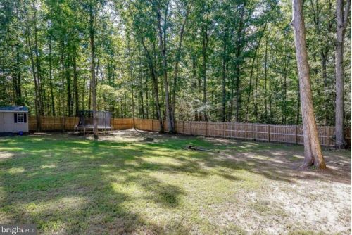 9402 Hickory Hill Dr, Fredericksburg, VA 22408-8763