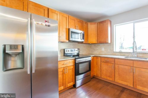 1704 4 St, Philadelphia PA 19133-3230 exterior