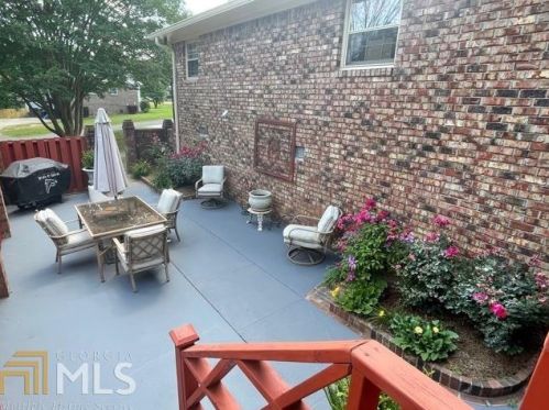 53 Ridgeview Dr, Silver Creek, GA 30173-2327