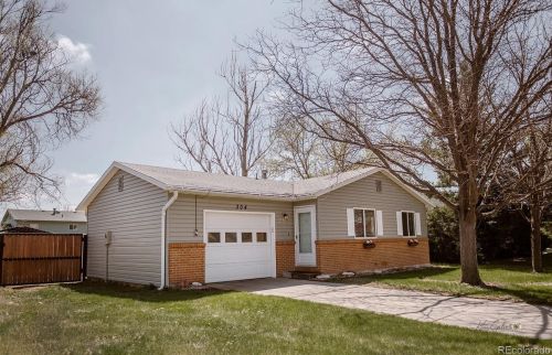 304 21st Avenue Ct, Greeley, CO 80631-1826