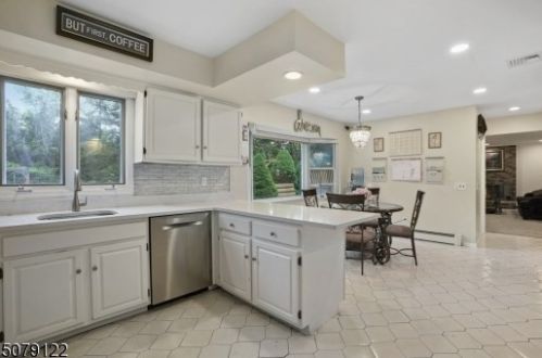 21 Ford Hill Rd, Whippany, NJ