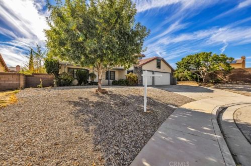 6040 Tulip Cir, Lancaster, CA 93536-3741