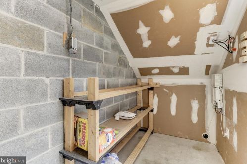 7525 Weather Worn Way, Columbia MD  21046-2499 exterior