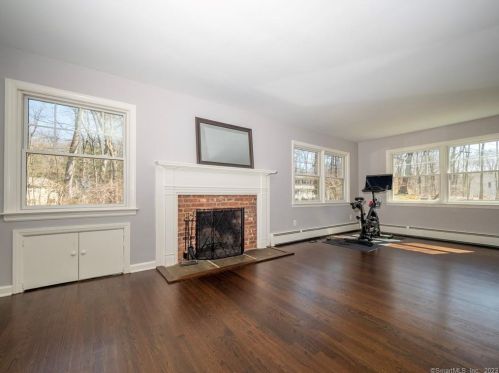 26 Snowberry Ln, Wilton CT  06897-1130 exterior