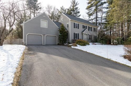 37 Scott Ave, Nashua, NH 03062-2443