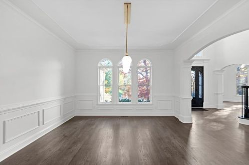 695 Highland Oaks Dr, Atlanta GA  30331-9210 exterior