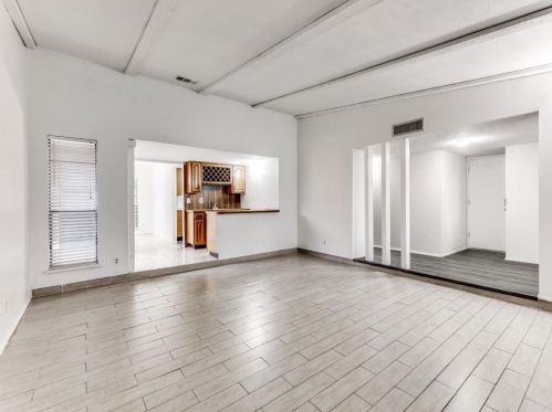 1613 Whittenburg Dr, Fort Worth TX  76134-3611 exterior